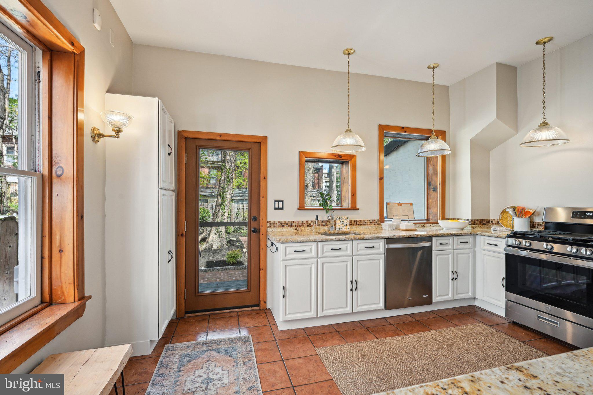 UNIVERSITY CITY - Residential