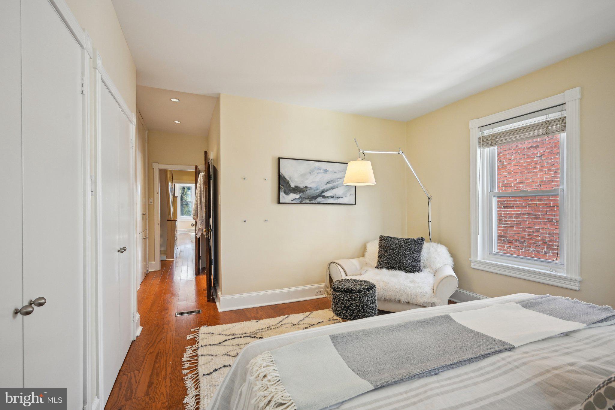 UNIVERSITY CITY - Residential