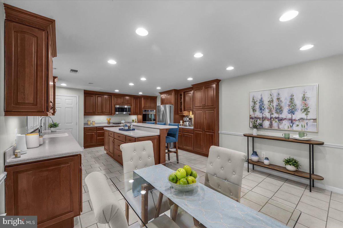 1674 HIGH POINT LANE