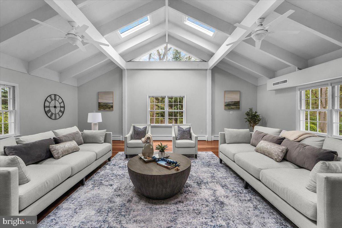 VALLEY FORGE MTN - Residential