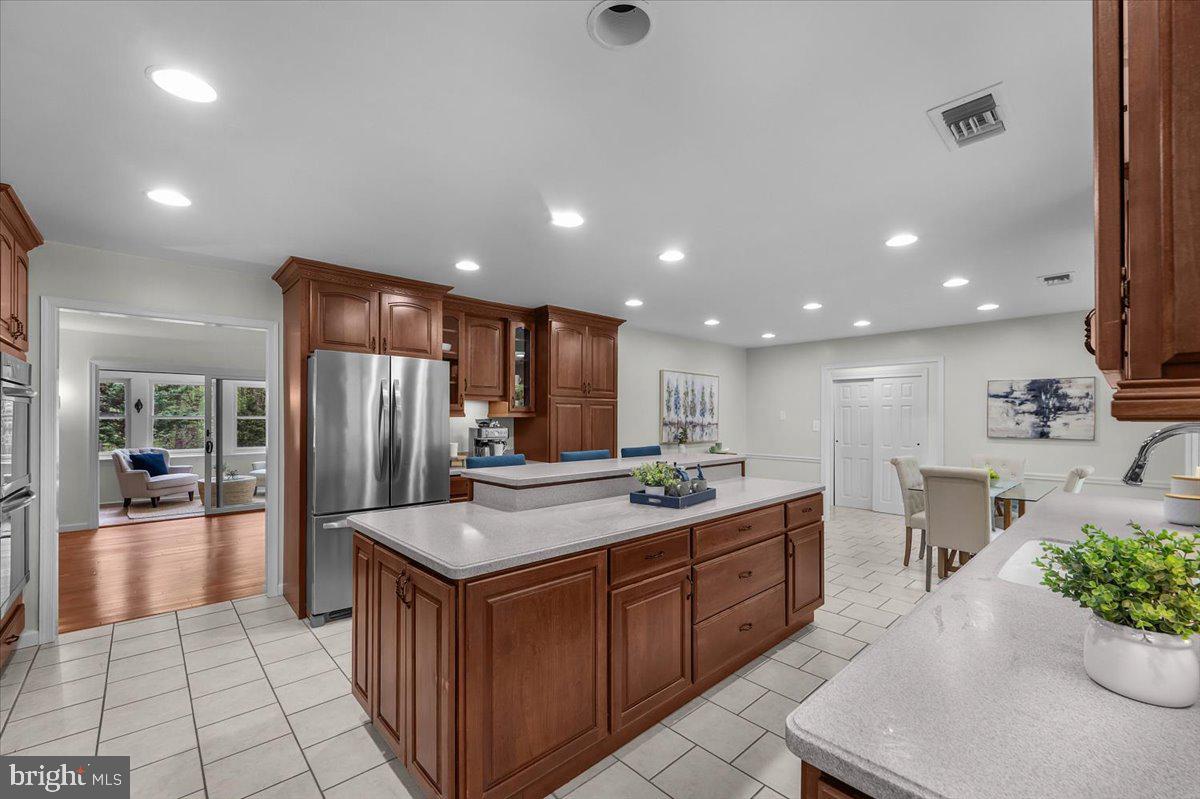 1674 HIGH POINT LANE