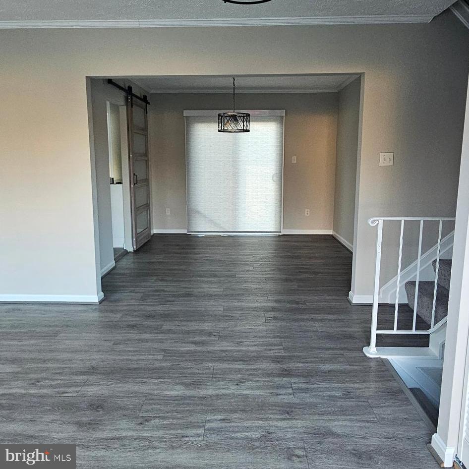 2082 CHAPELSIDE COURT