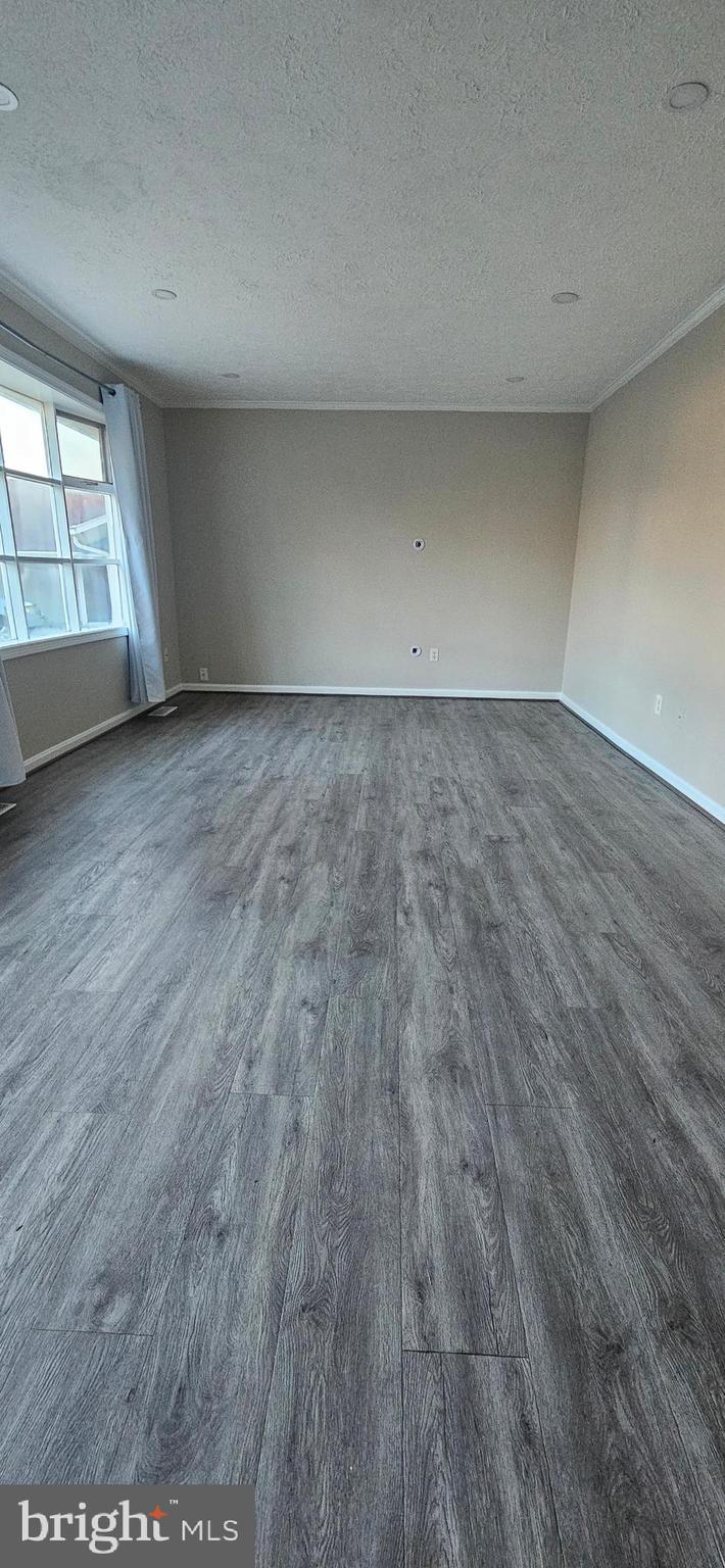 2082 CHAPELSIDE COURT