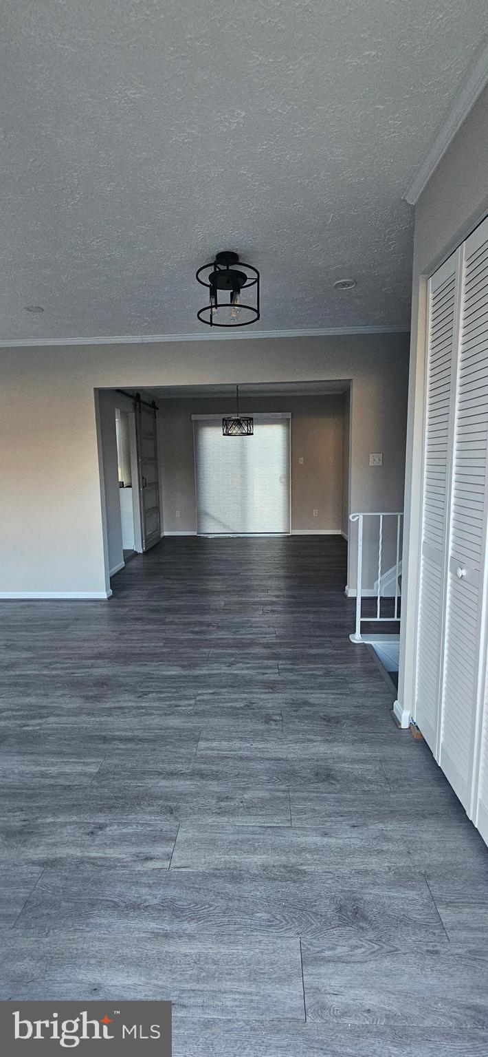 2082 CHAPELSIDE COURT