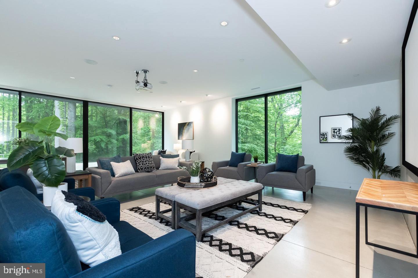 DARNESTOWN OUTSIDE - Residential