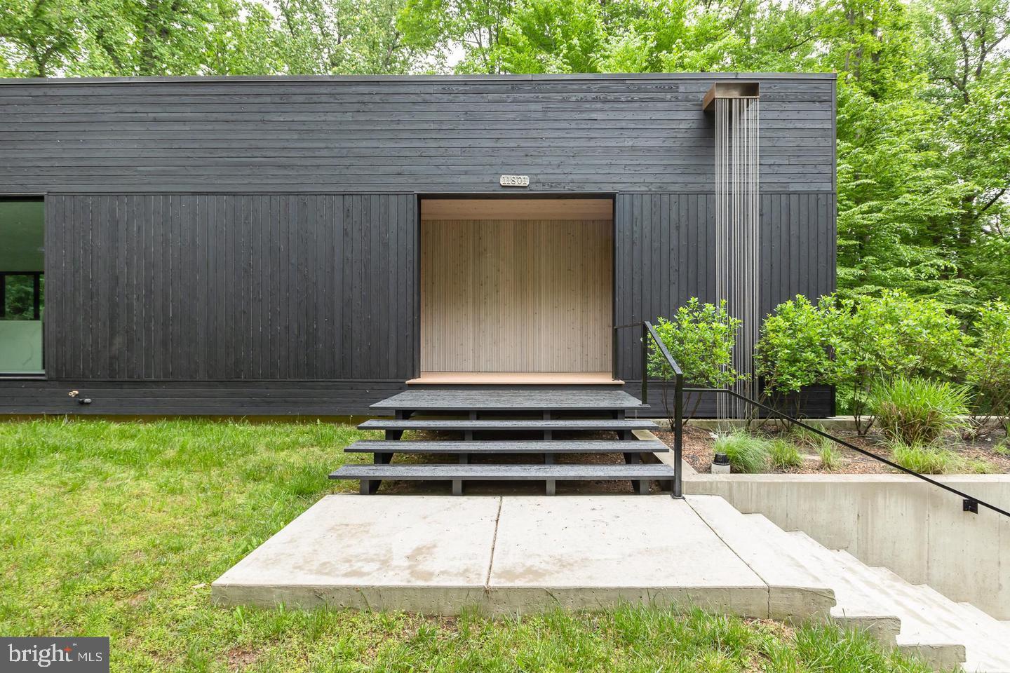 DARNESTOWN OUTSIDE - Residential