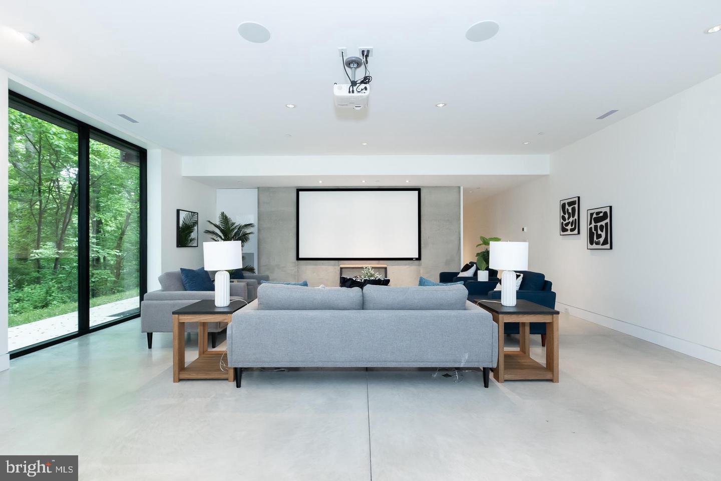 DARNESTOWN OUTSIDE - Residential