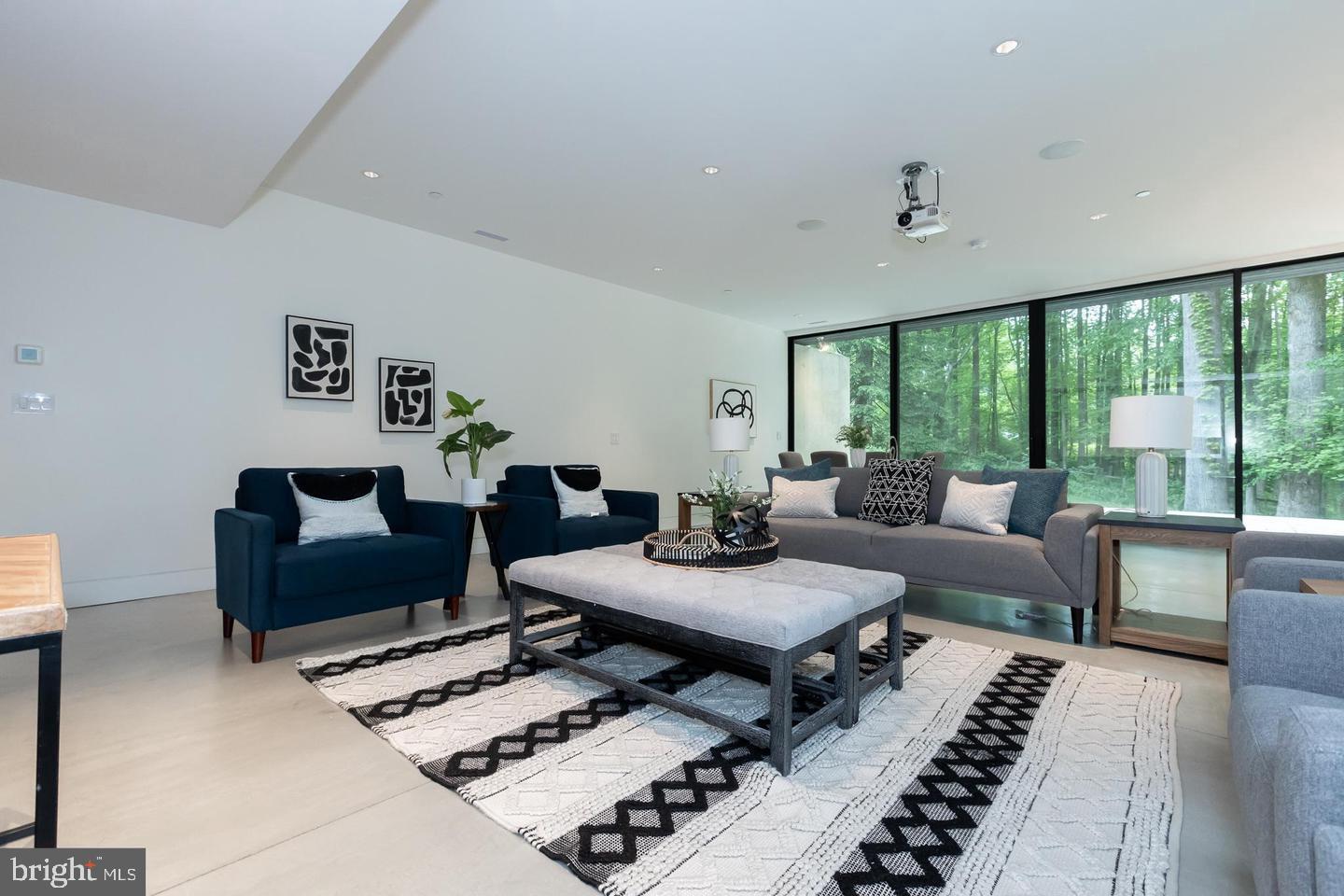 DARNESTOWN OUTSIDE - Residential