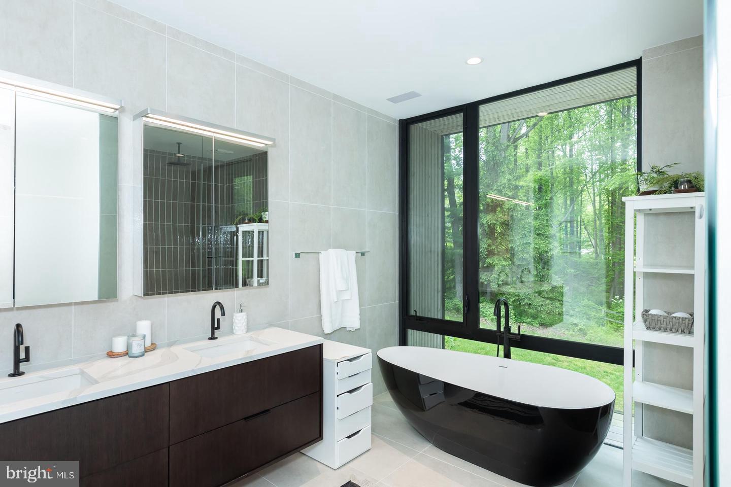 DARNESTOWN OUTSIDE - Residential