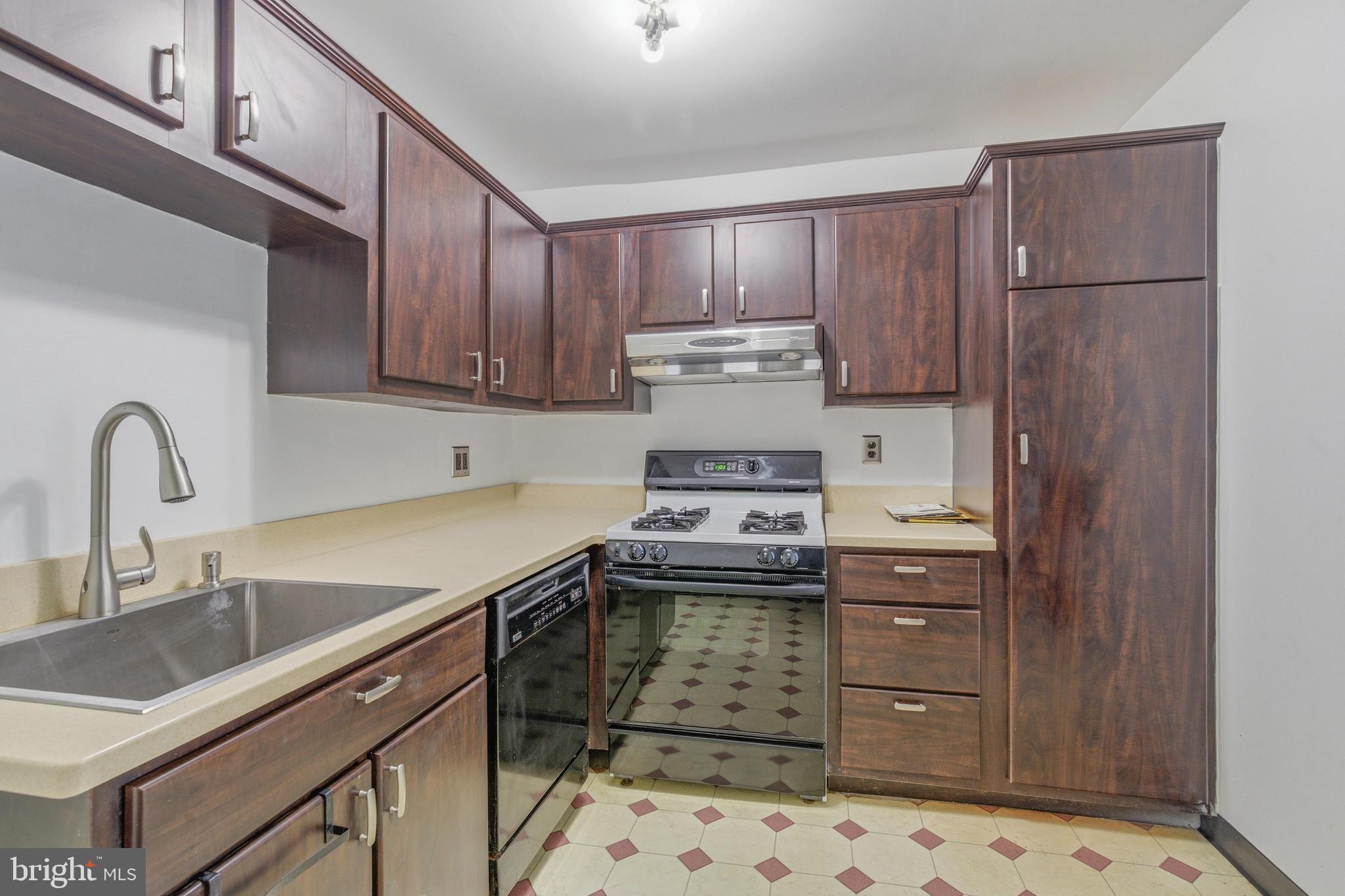 COBBLESTONES - Residential