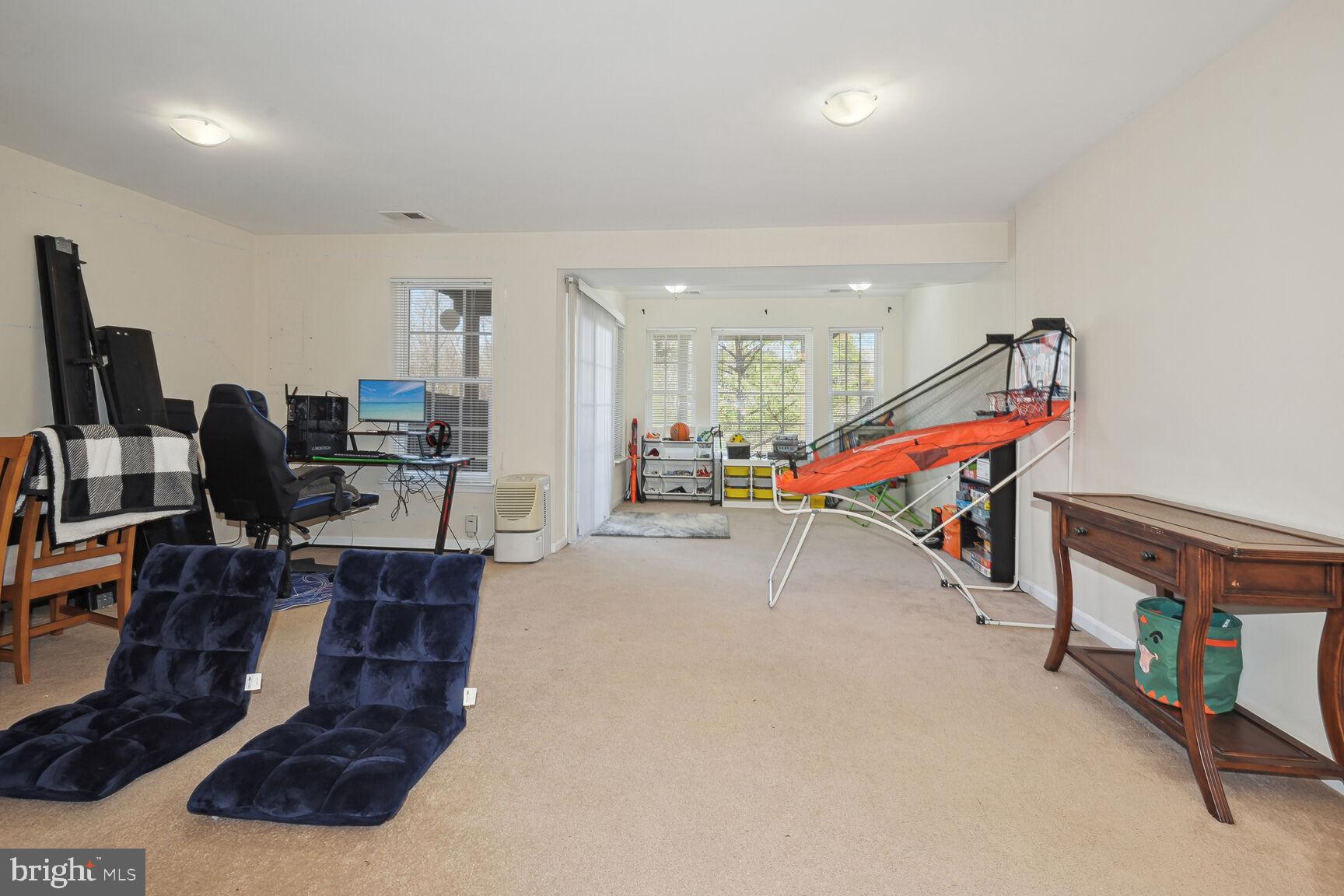 TOWNES AT COMPTON FARM - Residential