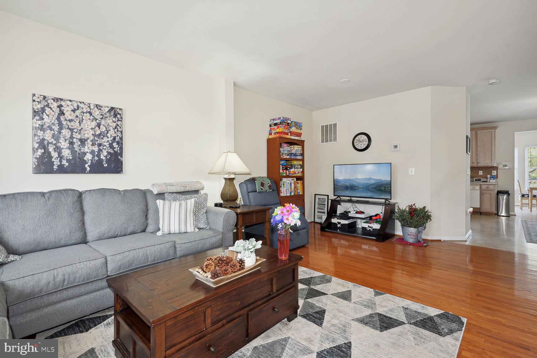 TOWNES AT COMPTON FARM - Residential