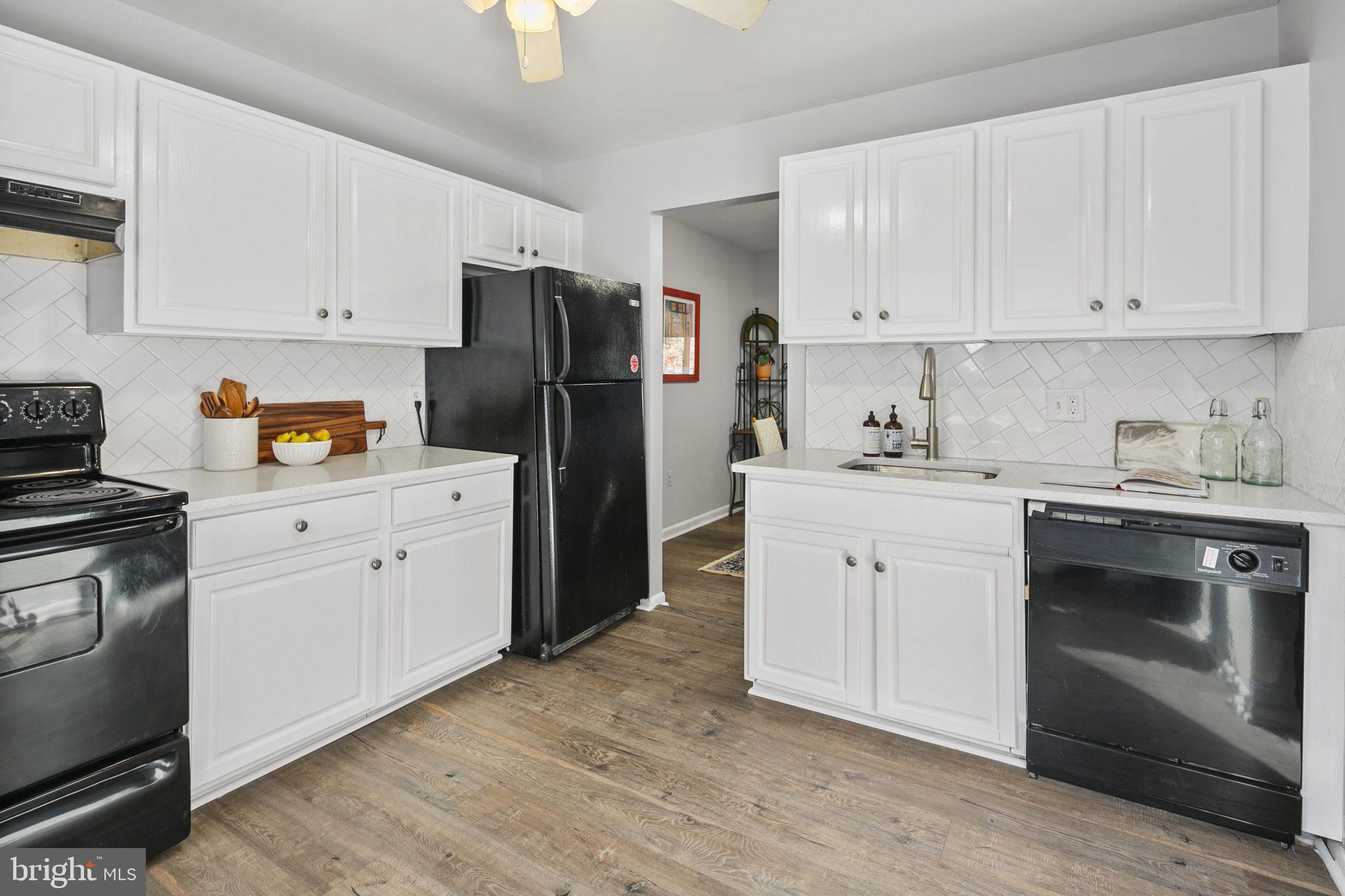 REDLAND STATION TH - Residential