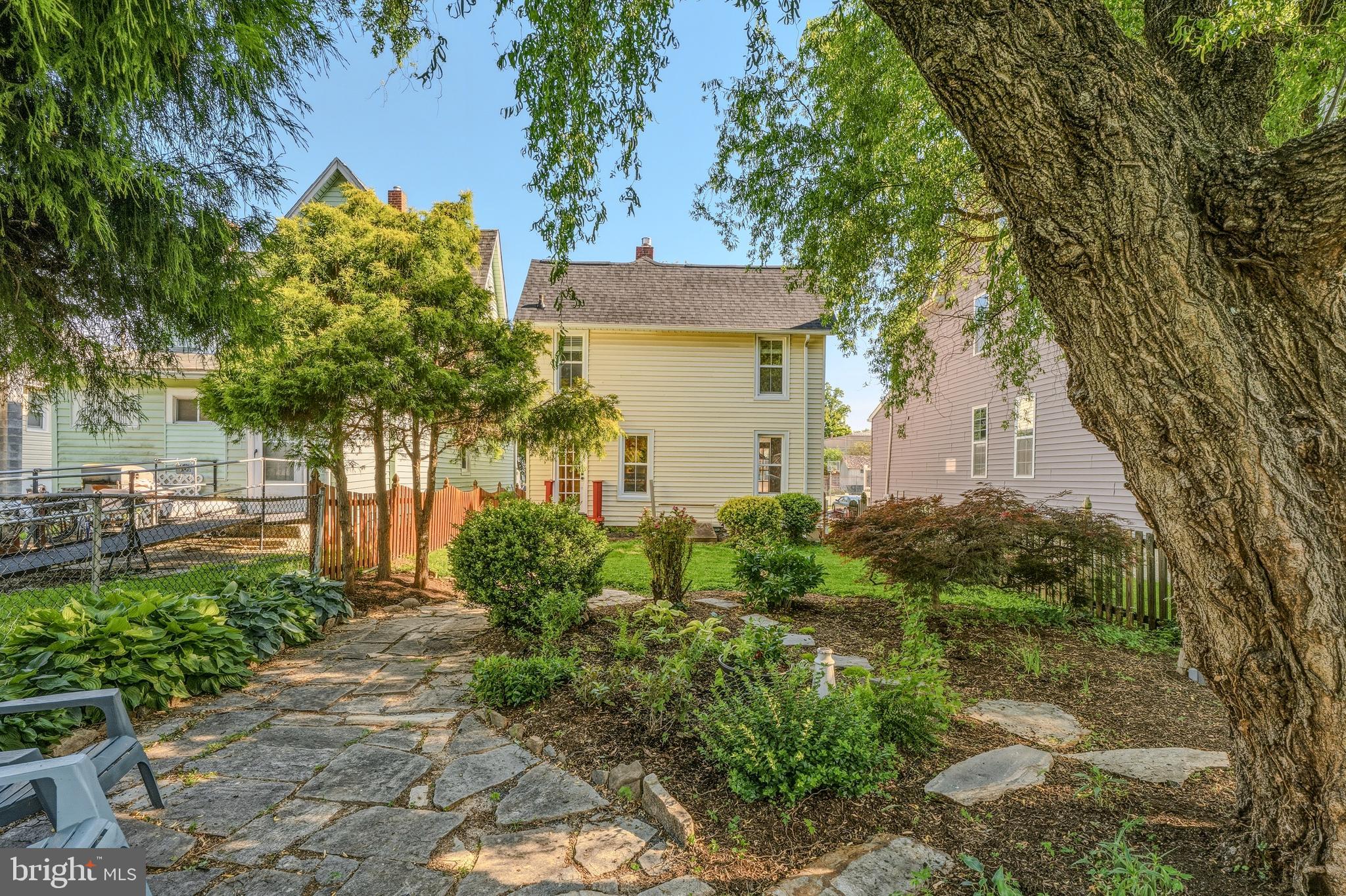 309 LENNOX AVENUE