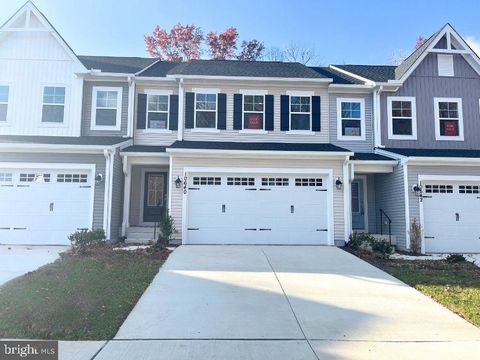 Townhouse For Sale - 10640 Afton Grove Court<br/> FREDERICKSBURG, VA 22408