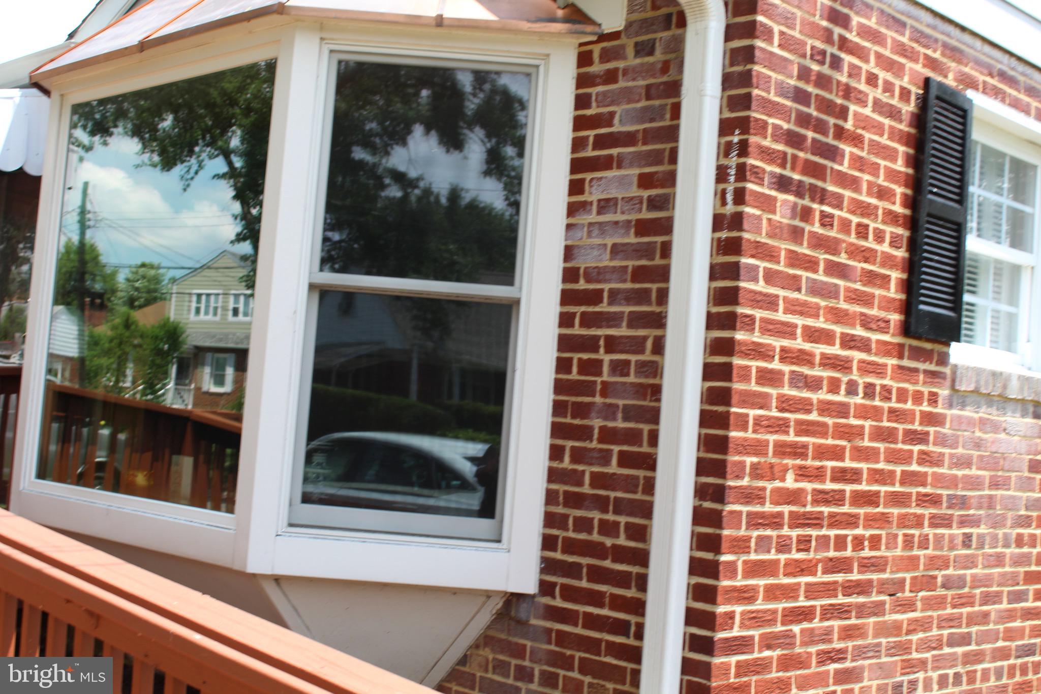 CONNECTICUT AVENUE ESTATES - Residential Lease