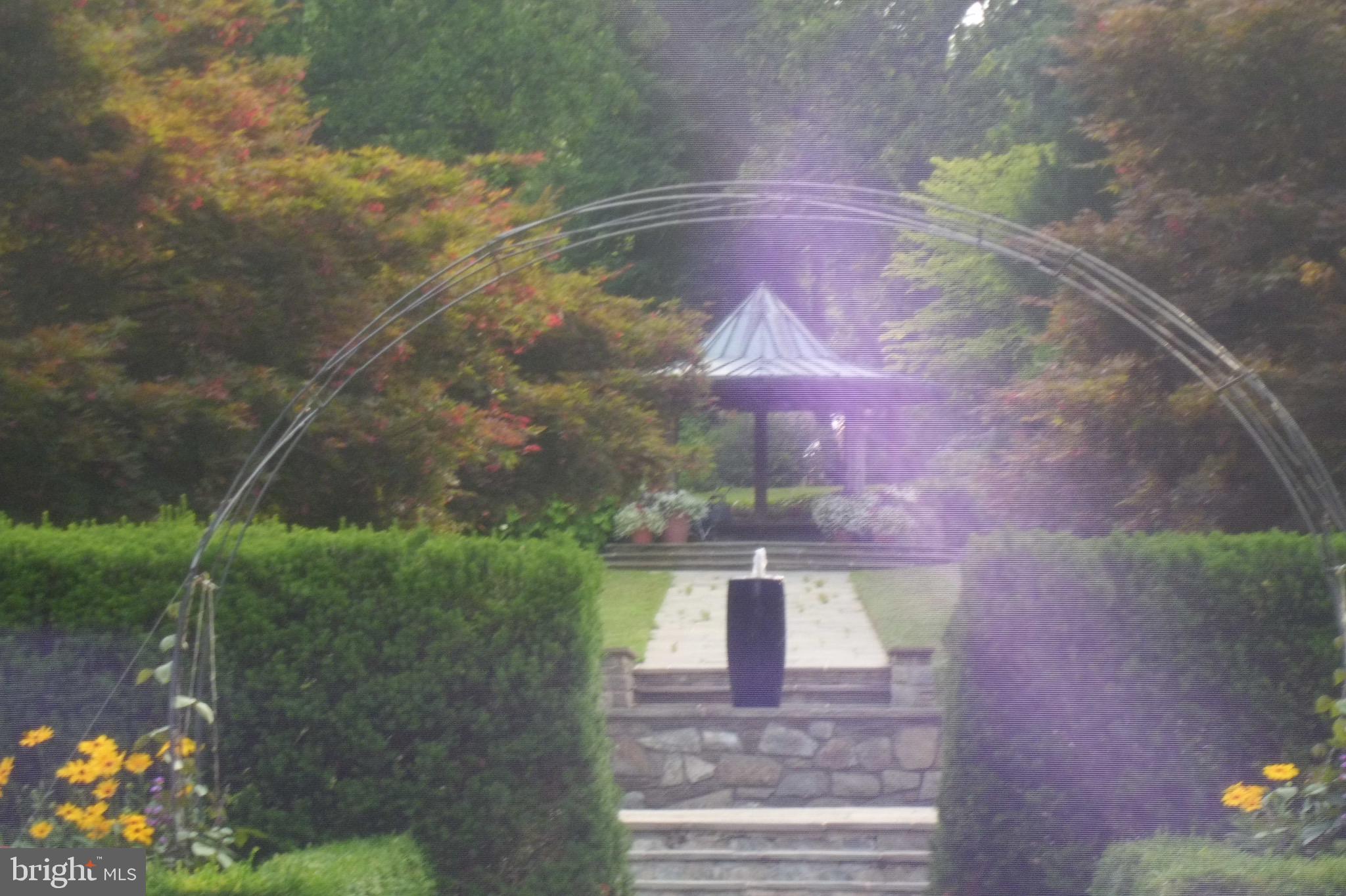 CONNECTICUT AVENUE ESTATES - Residential Lease