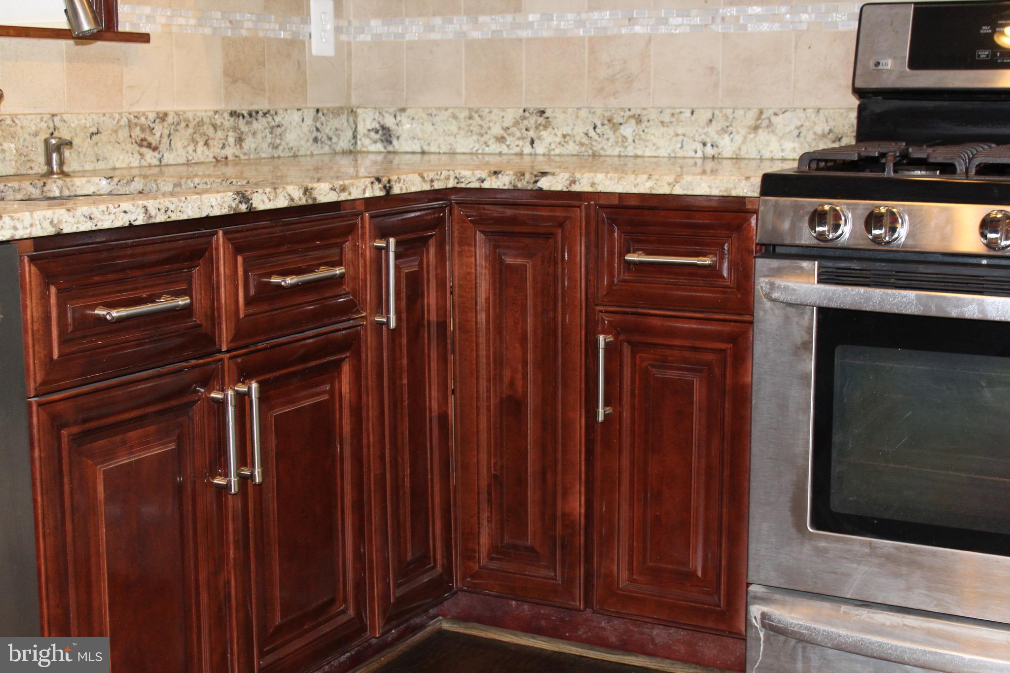 CONNECTICUT AVENUE ESTATES - Residential Lease