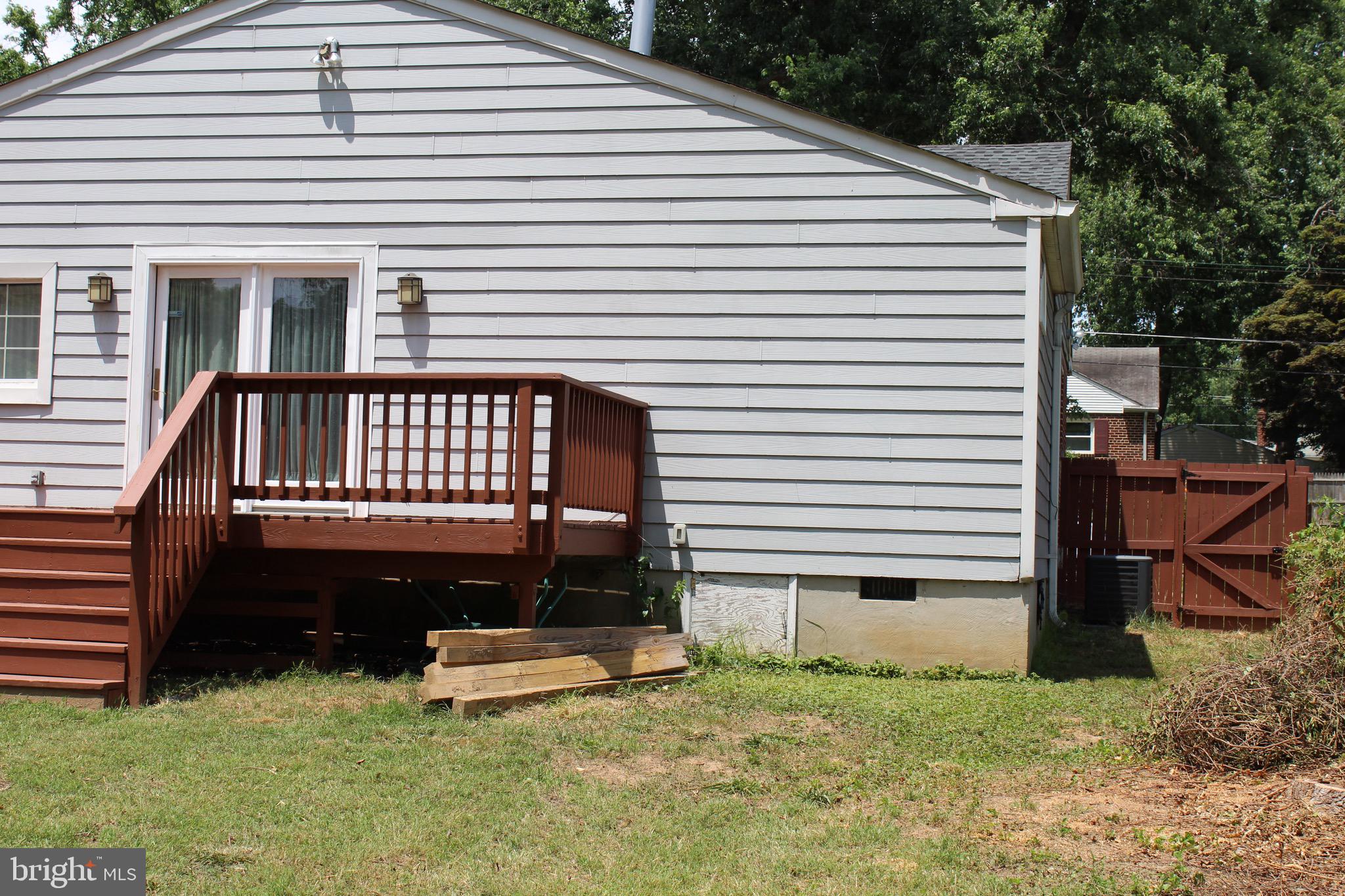 CONNECTICUT AVENUE ESTATES - Residential Lease