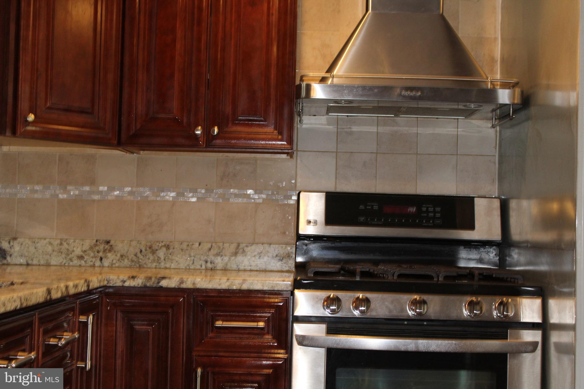 CONNECTICUT AVENUE ESTATES - Residential Lease