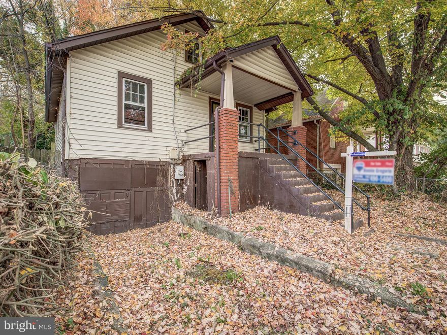 Lots of potential in this one level with 2 bedrooms, 1 full bathroom, unfinished basement, huge, fenced yard, both a front and back porch and much more!