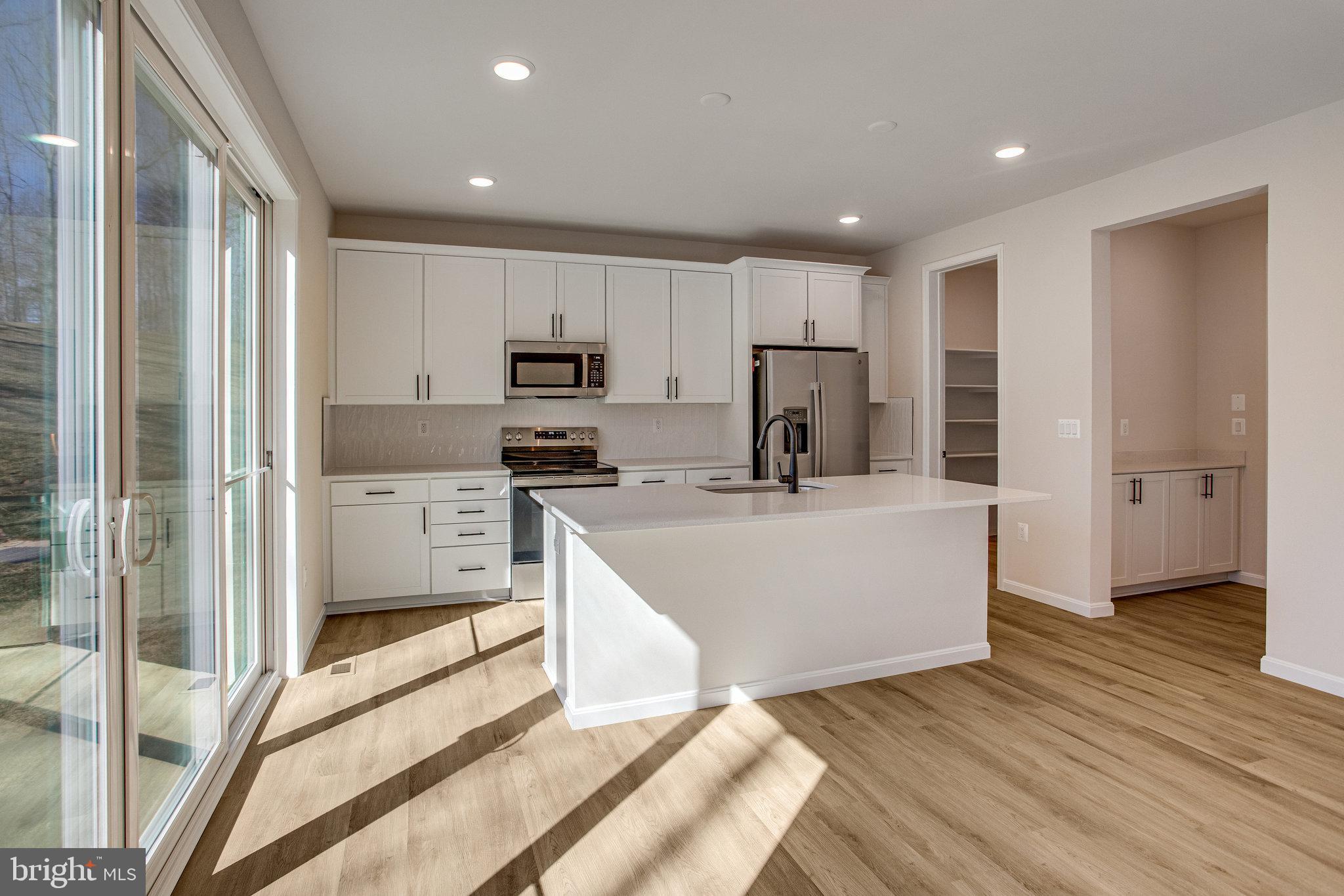 WILDERNESS SHORES - Residential