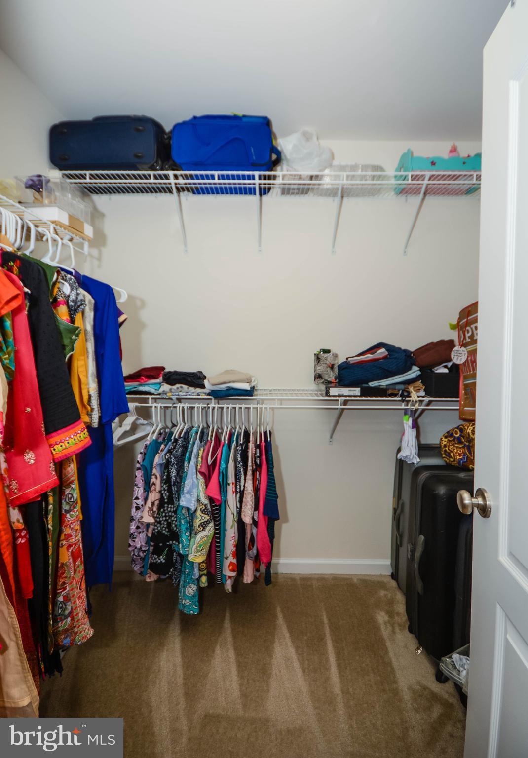 LOUDOUN VALLEY ESTATES 2 - Residential