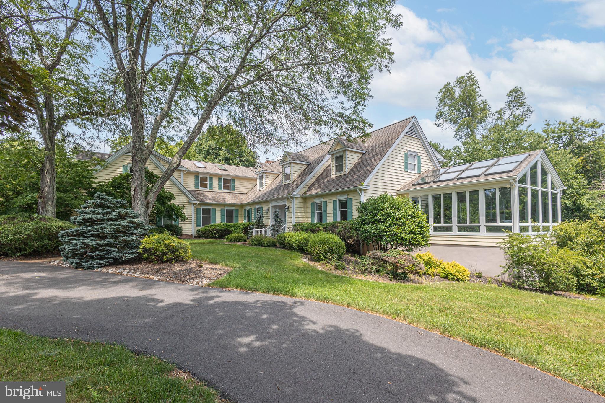 1045 WASHINGTON CROSSING ROAD