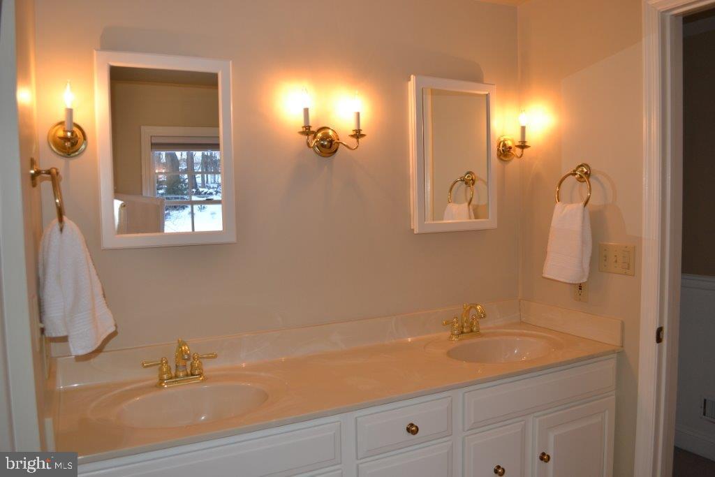 CENTRAL MANOR - Residential