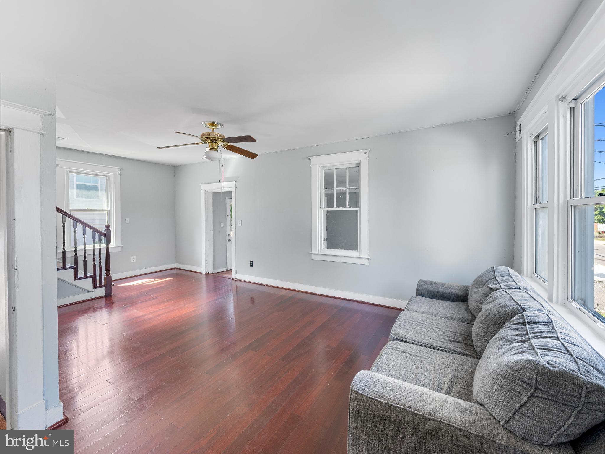 COLMAR MANOR - Residential