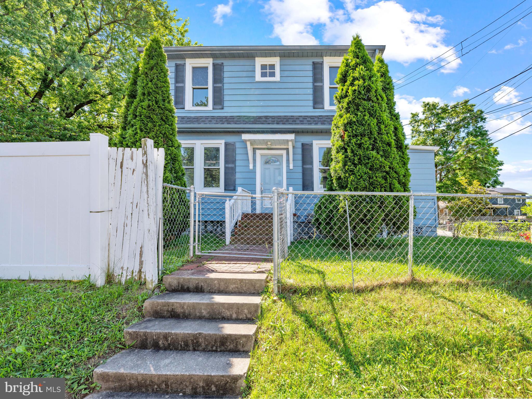 COLMAR MANOR - Residential