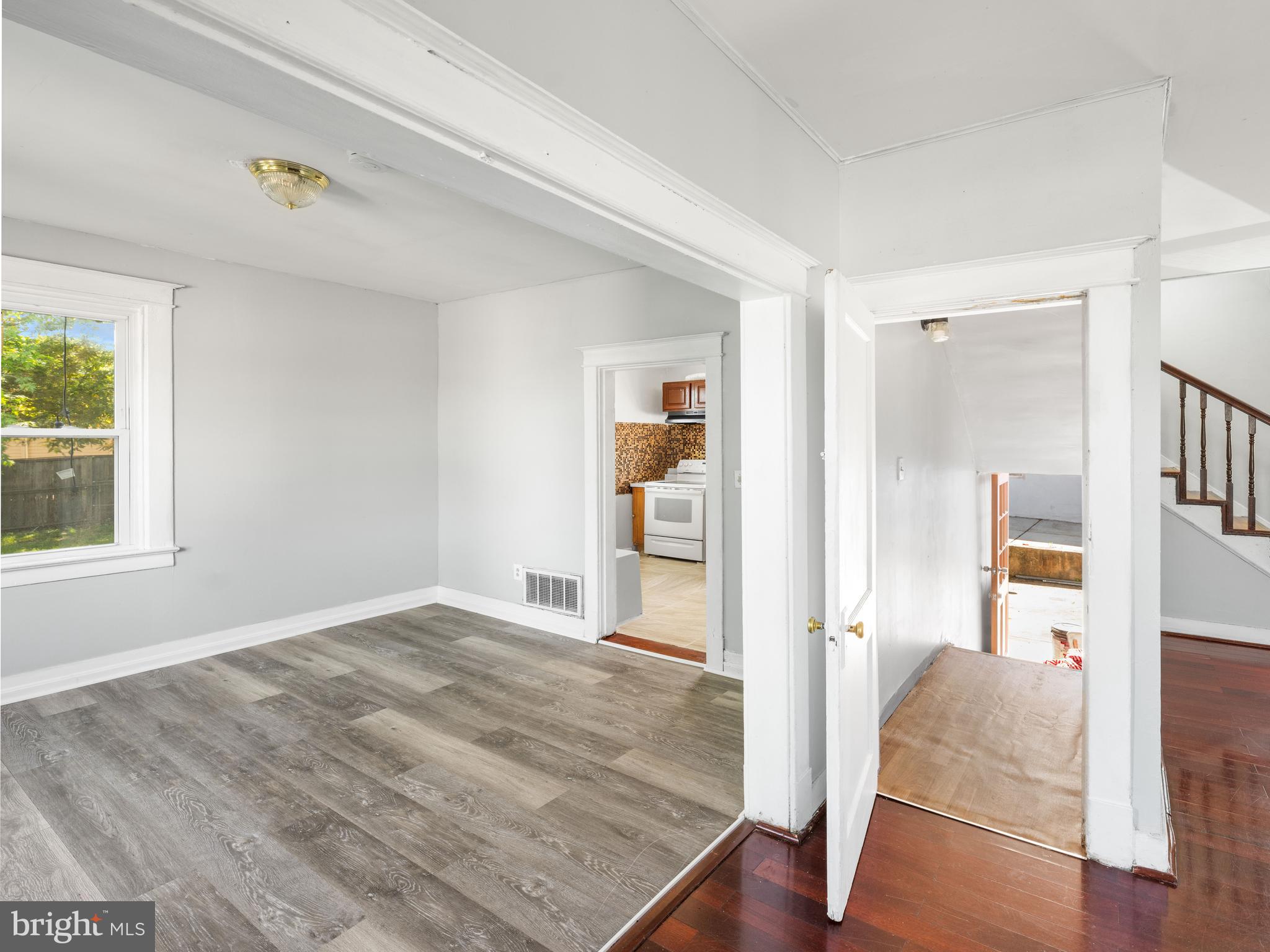 COLMAR MANOR - Residential