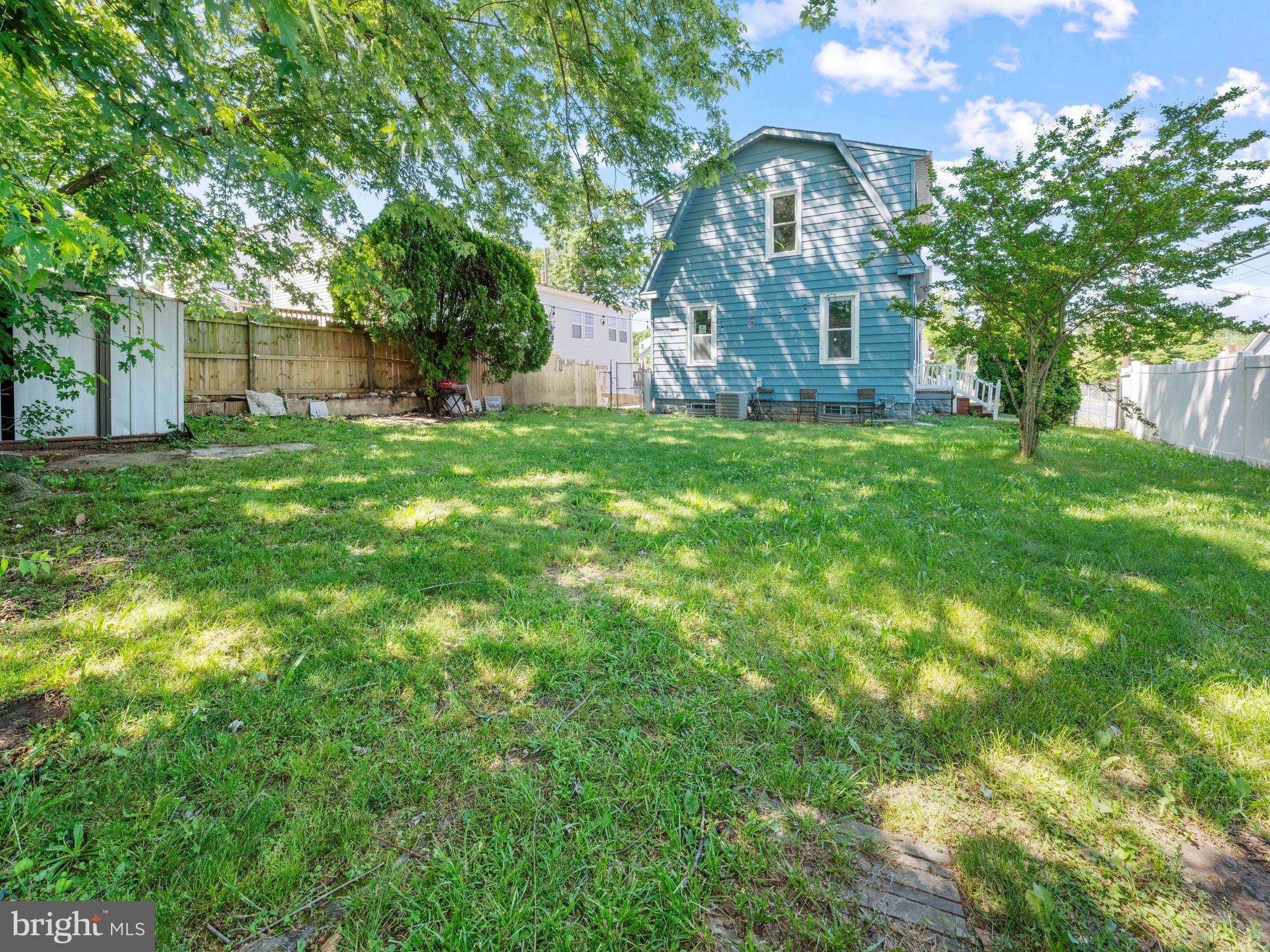 COLMAR MANOR - Residential