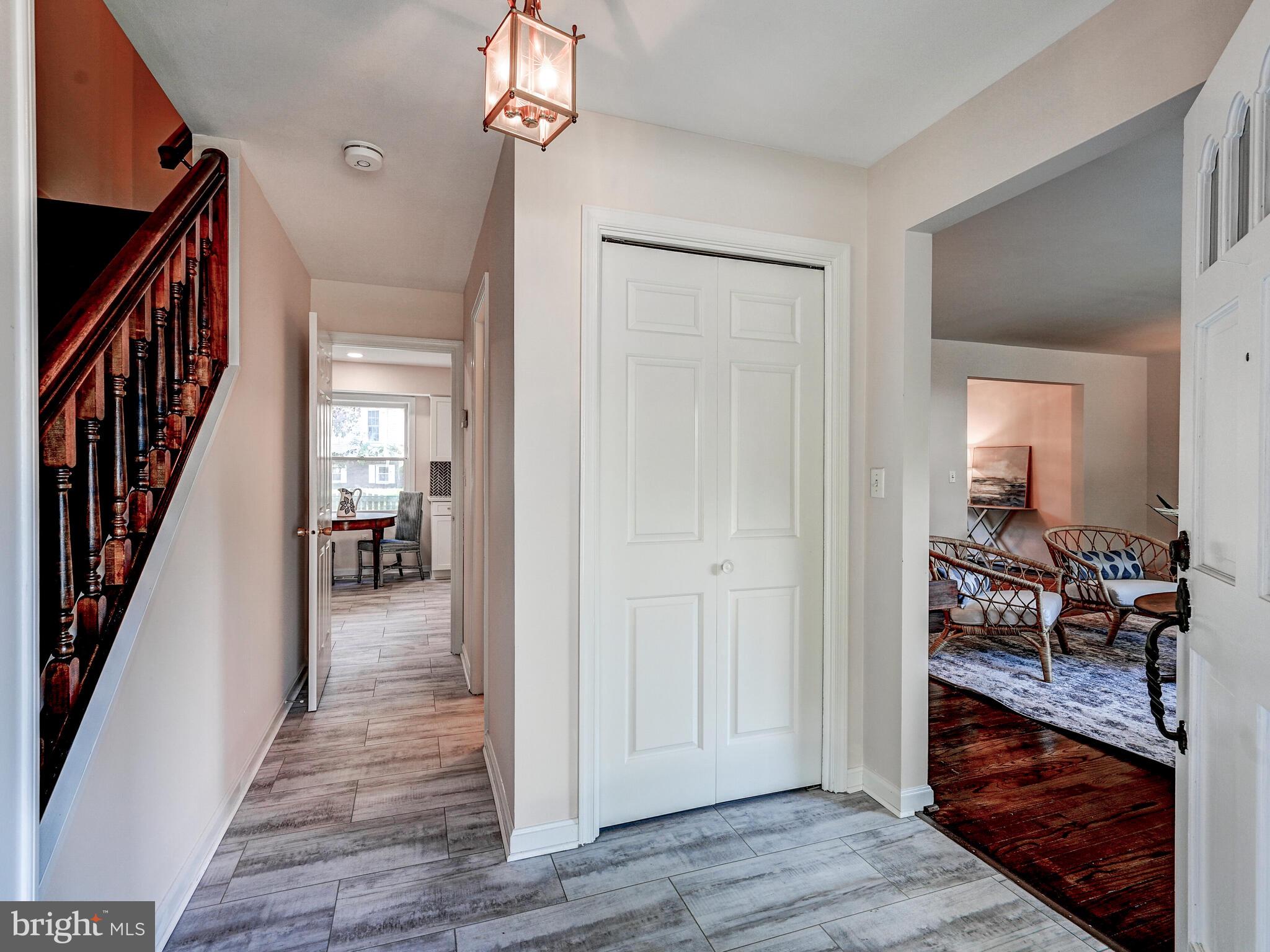 LAKE ROLAND - Residential