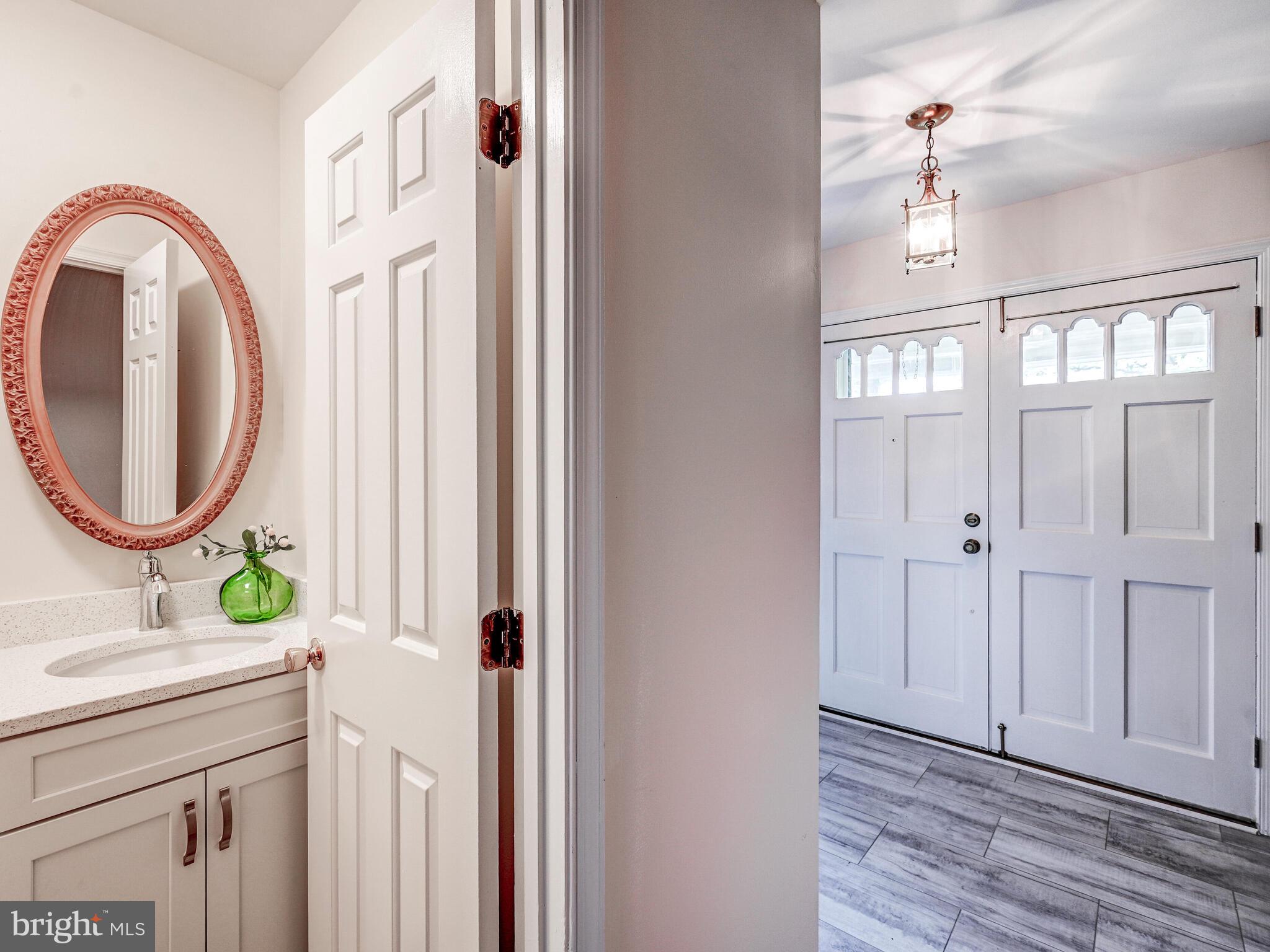 LAKE ROLAND - Residential