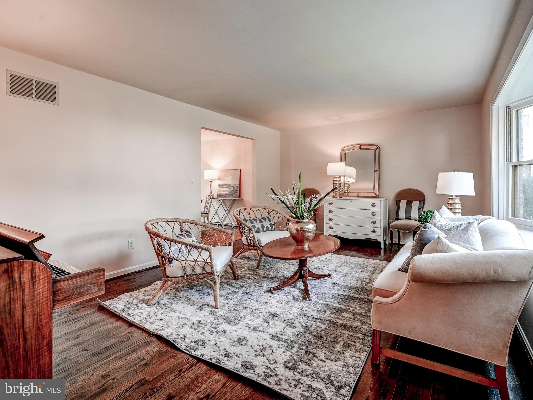 LAKE ROLAND - Residential