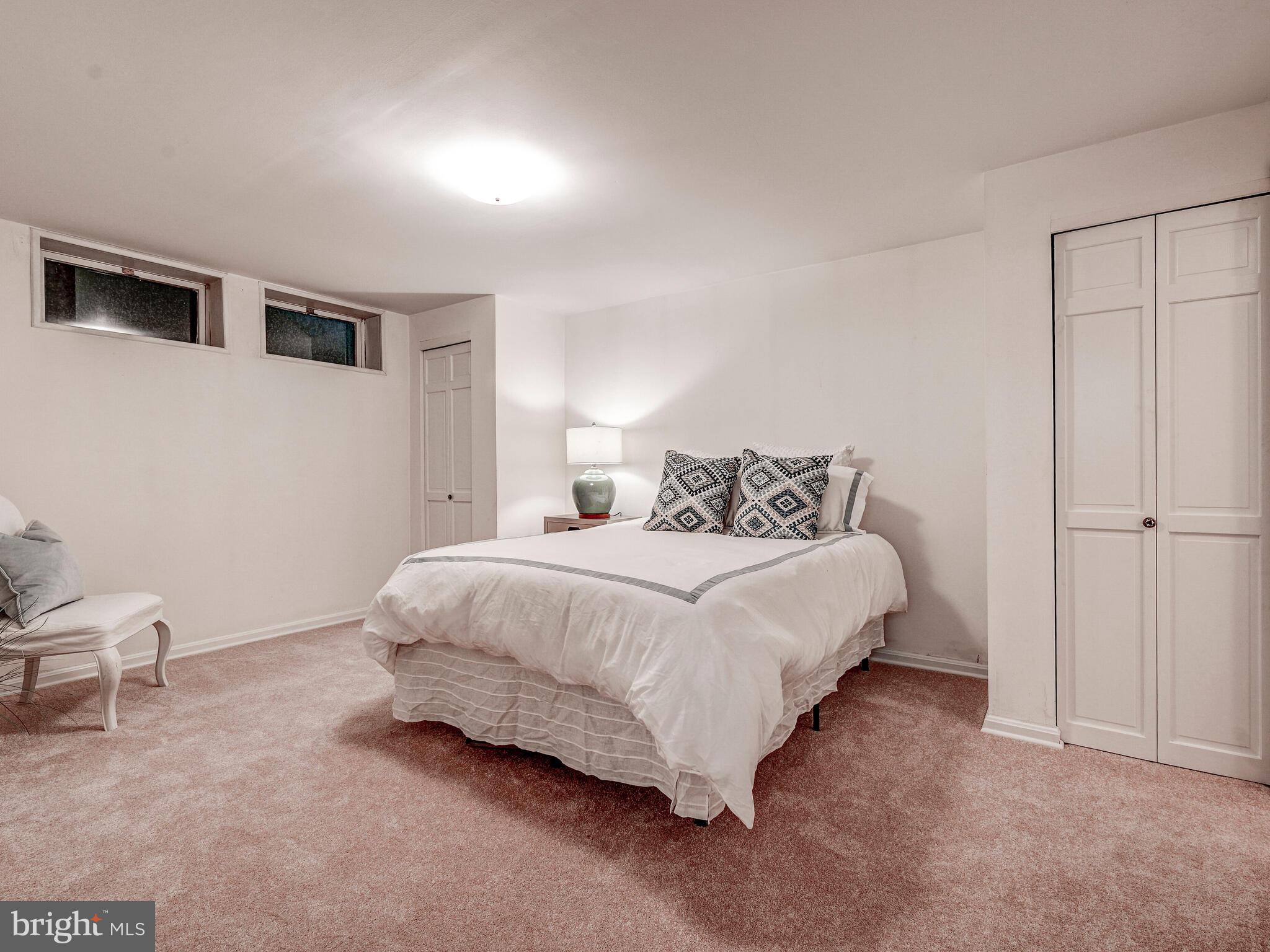 LAKE ROLAND - Residential