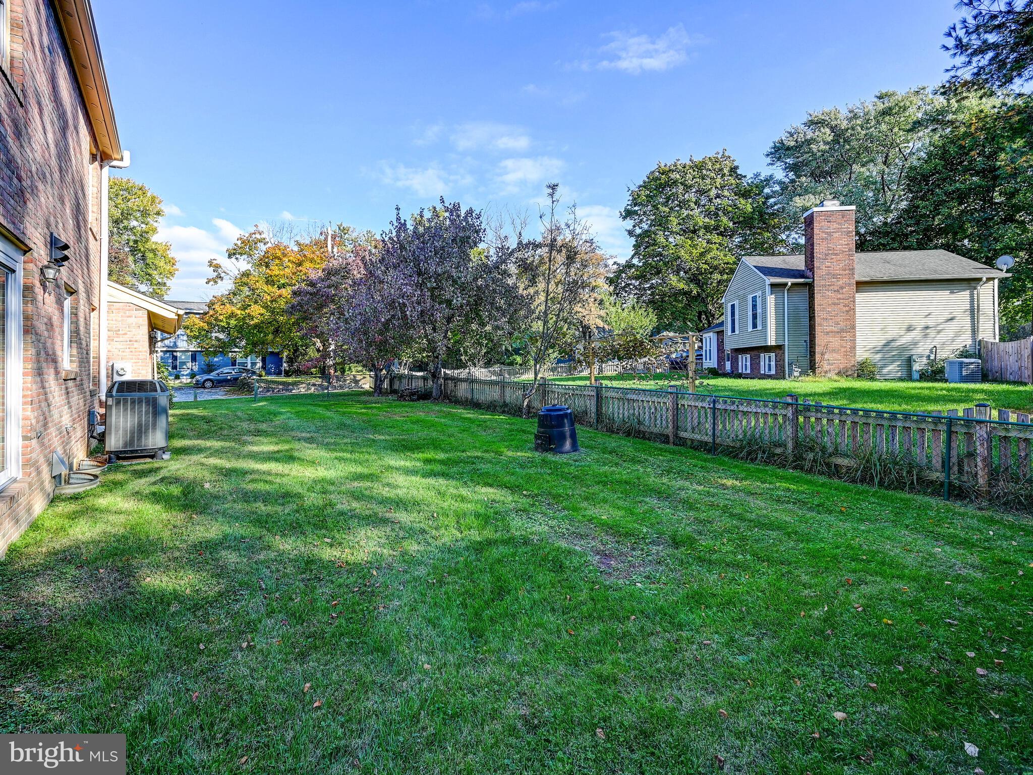 LAKE ROLAND - Residential