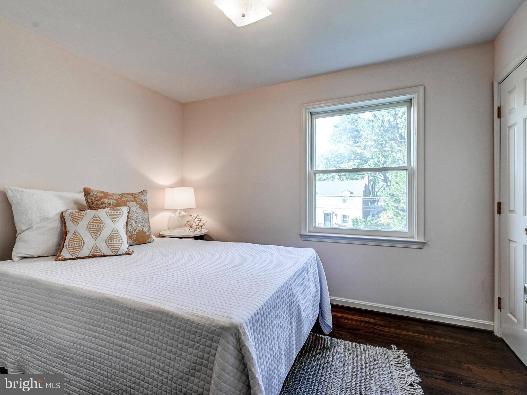 LAKE ROLAND - Residential