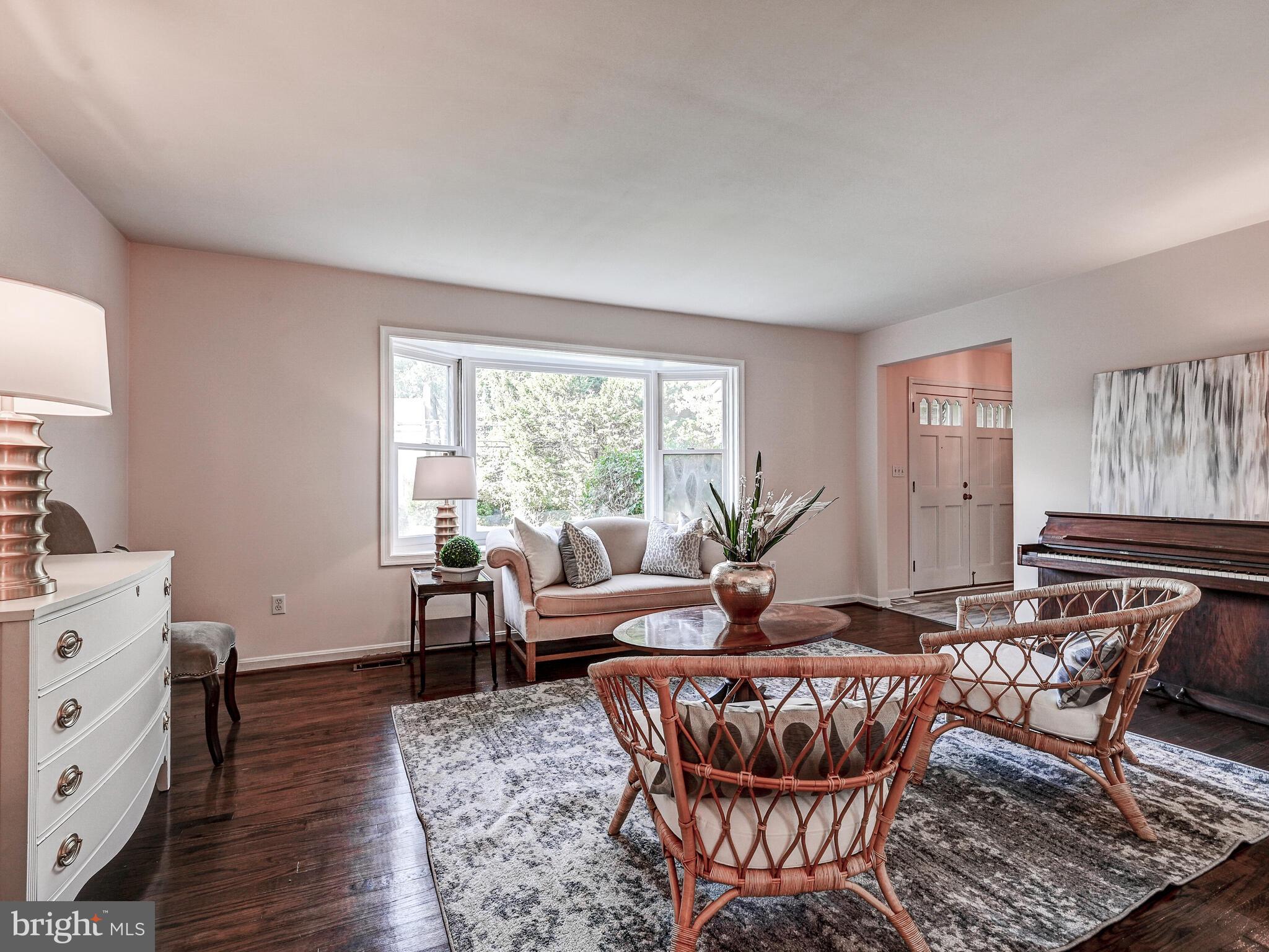 LAKE ROLAND - Residential