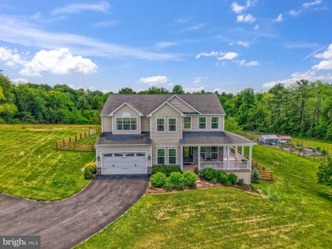 Homes For Sale - 15002 Mountain Road<br/> HILLSBORO, VA 20132
