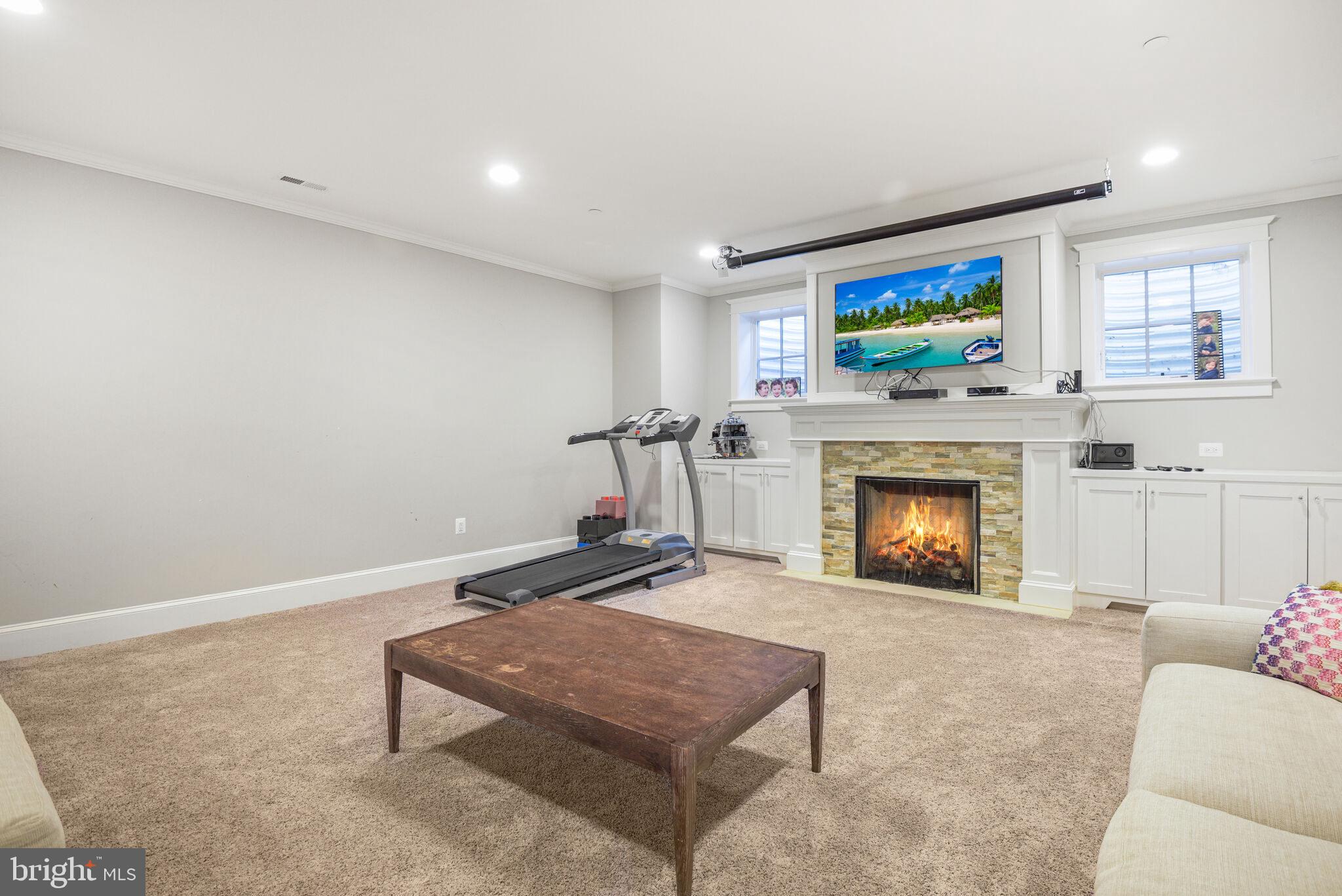 GLEN ECHO HEIGHTS - Residential Lease