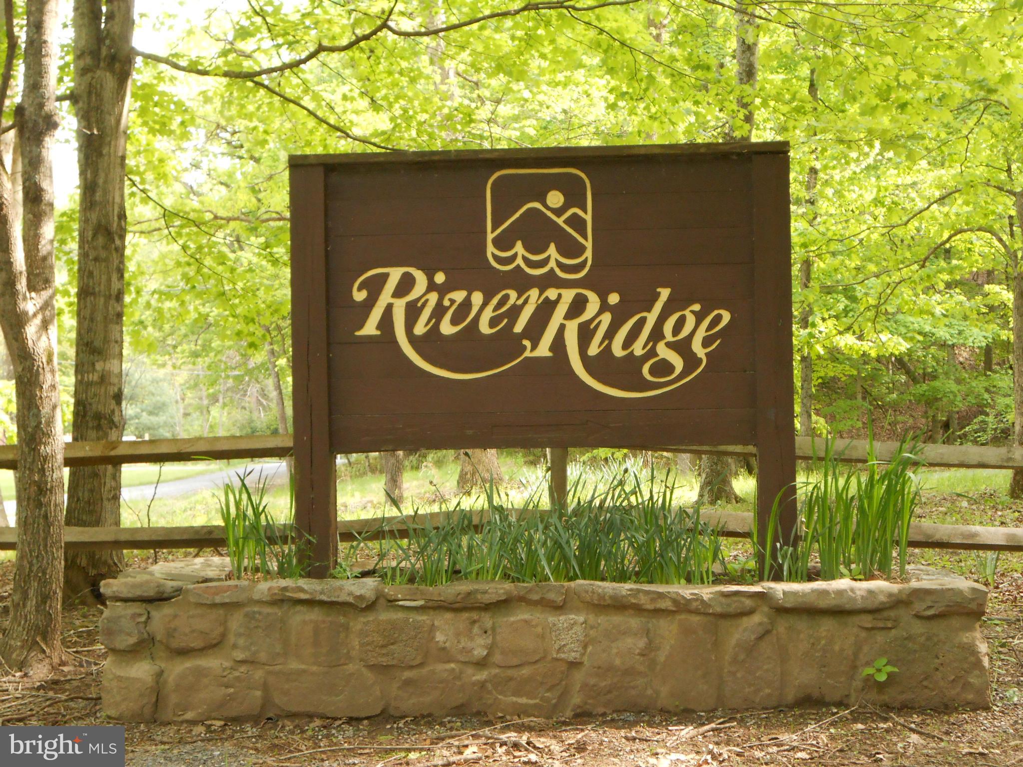 RIVER RIDGE - Land