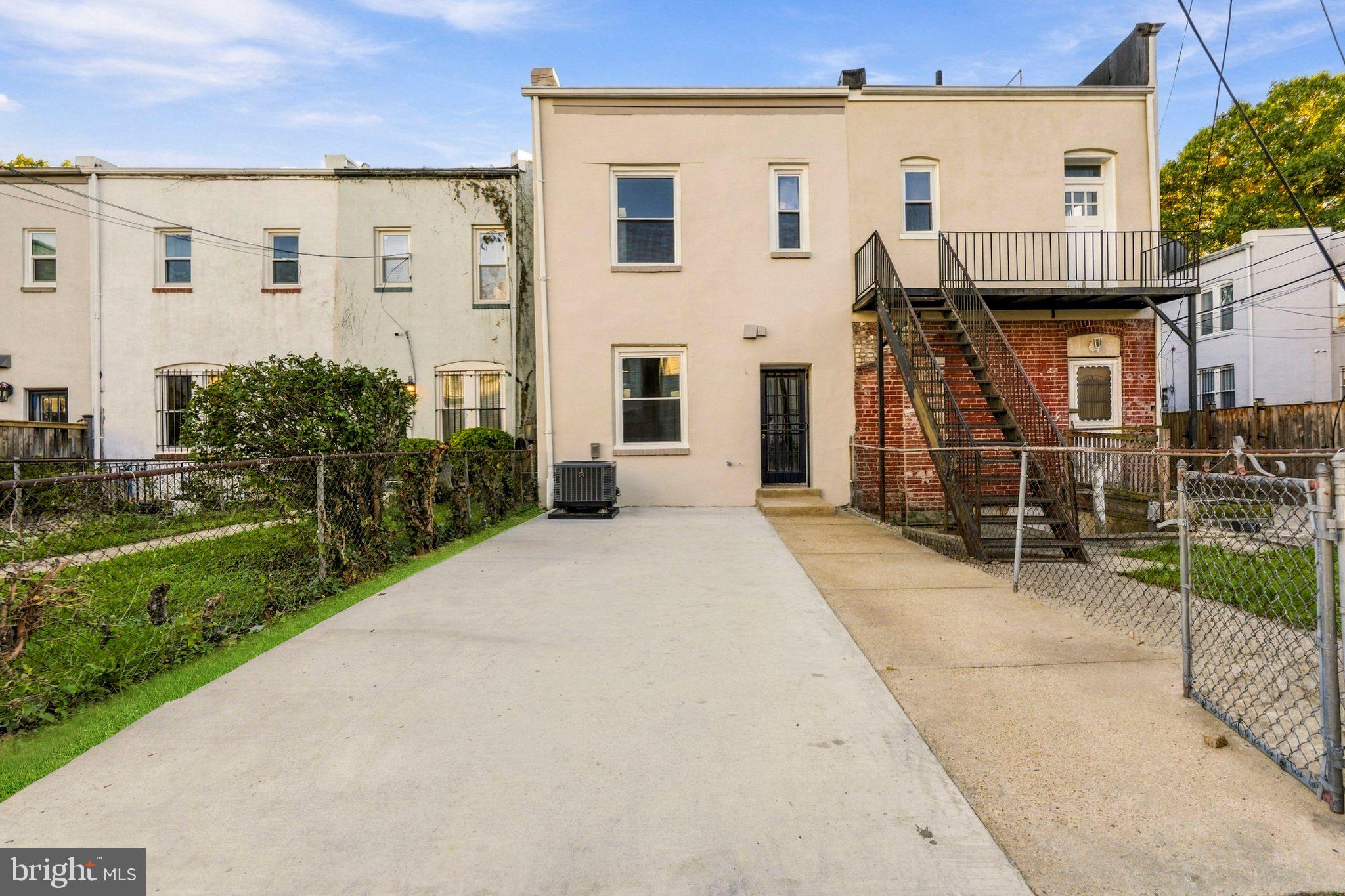 229 P STREET NW