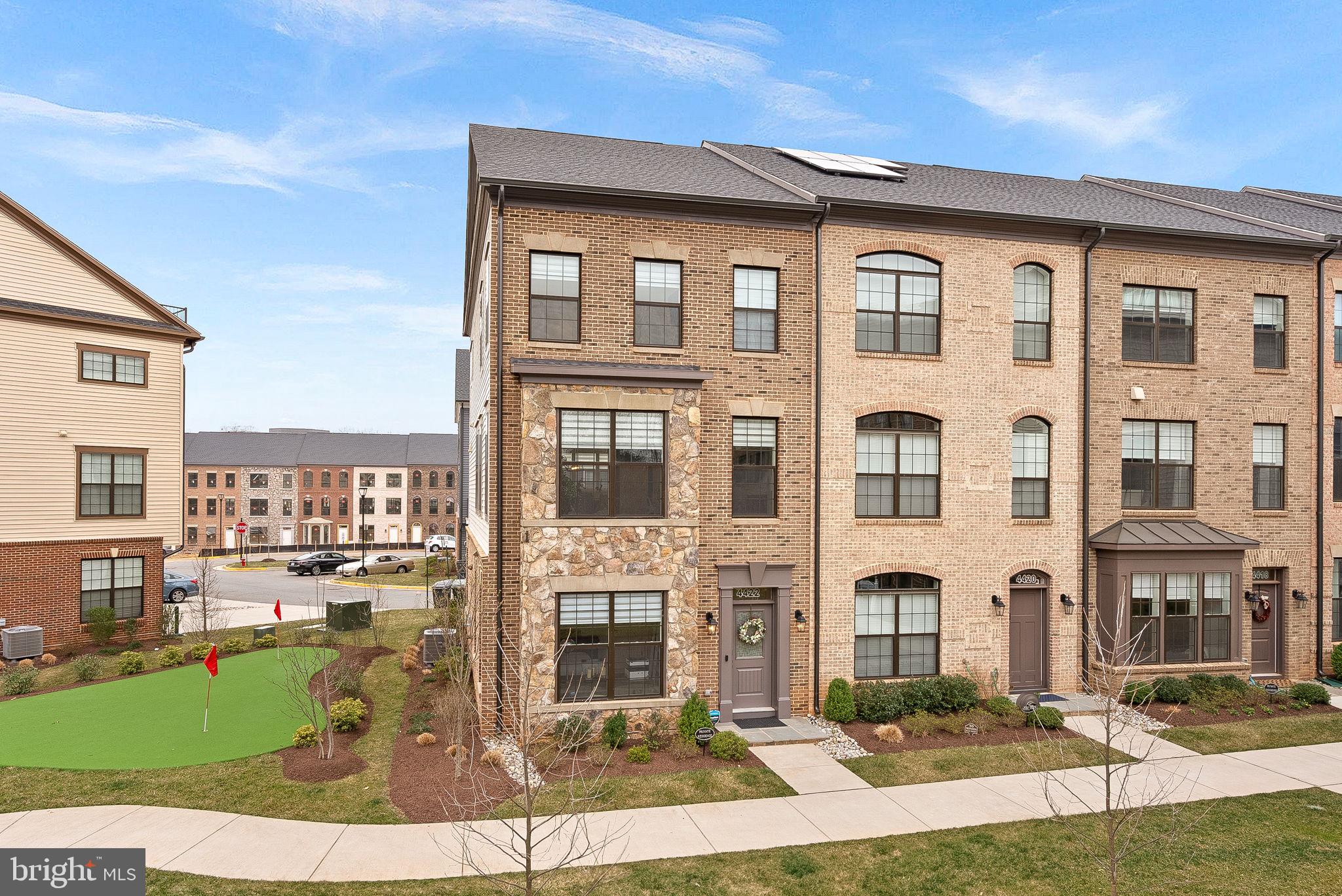 4422 FAIR LAKES COURT