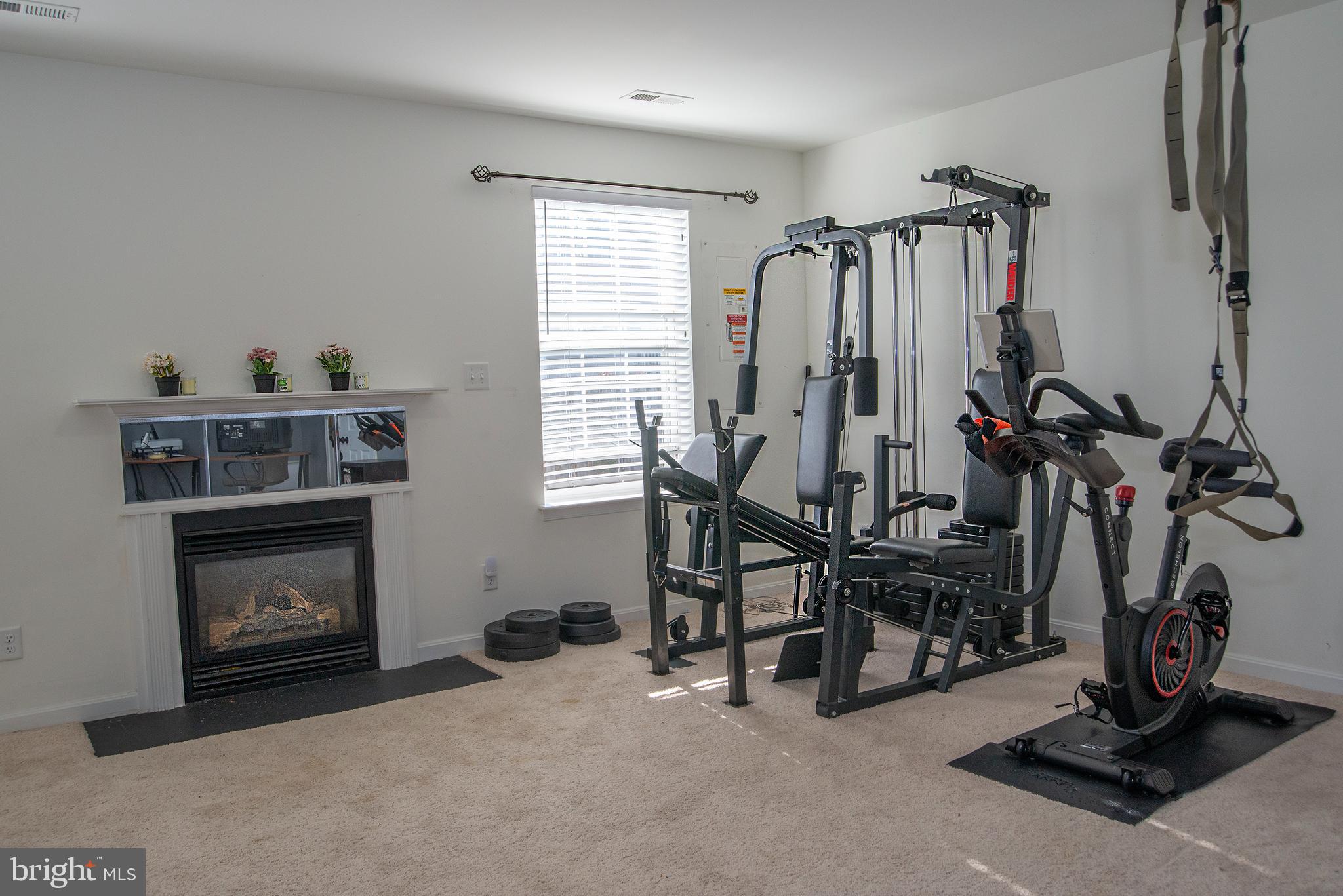 SALEM FIELDS - Residential