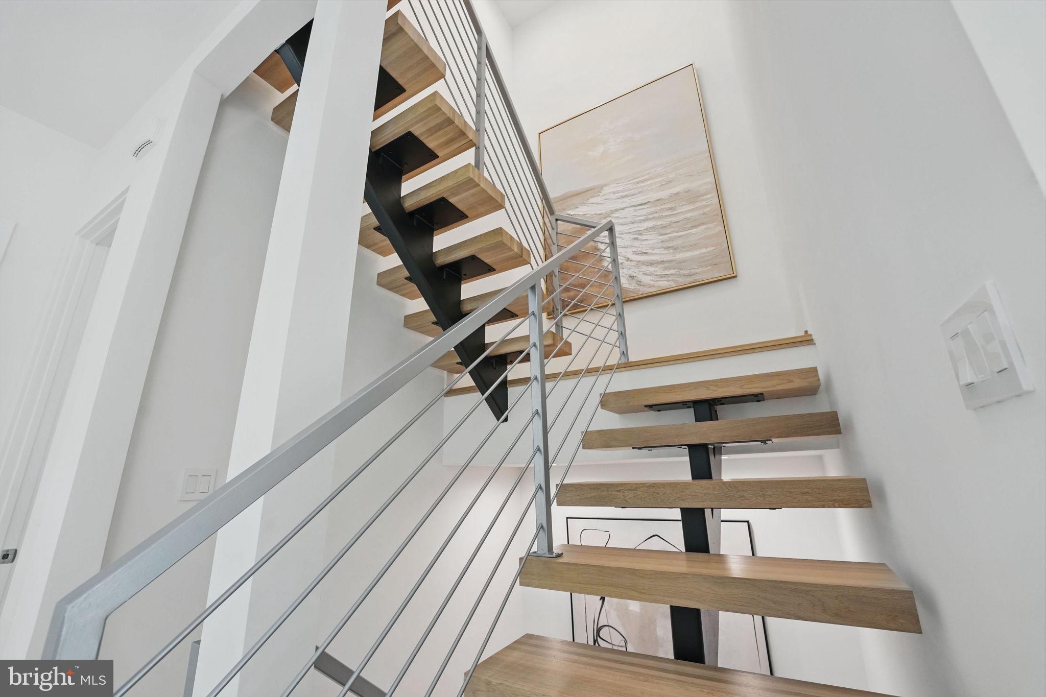 LAKE BARCROFT - Residential