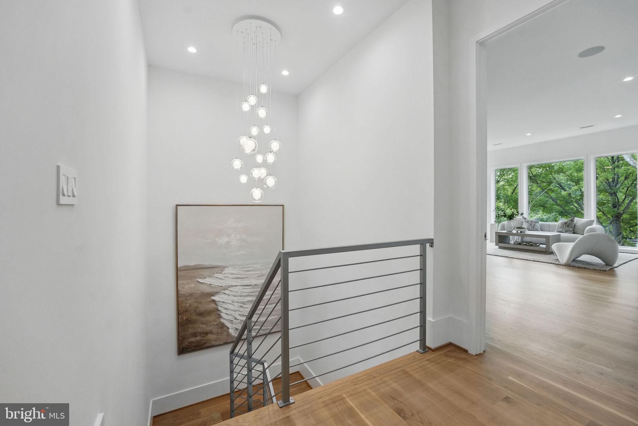 LAKE BARCROFT - Residential