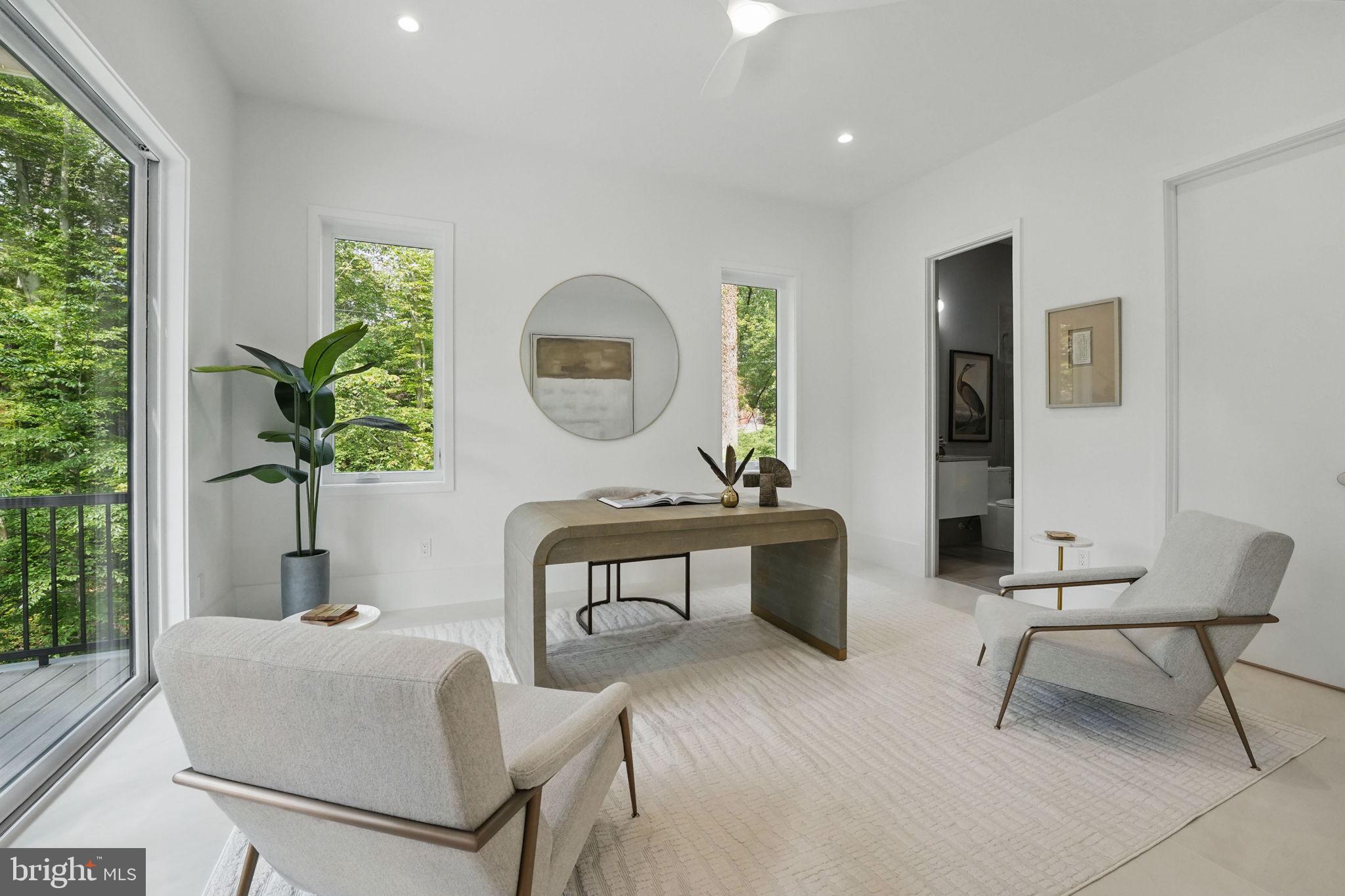 LAKE BARCROFT - Residential