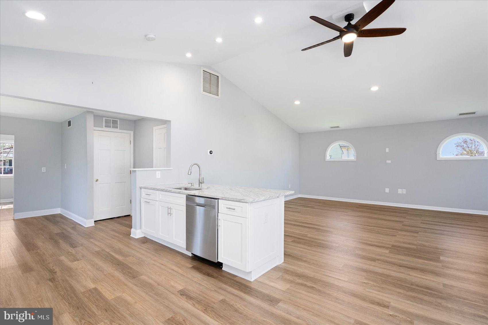 OLIVER BEACH - Residential